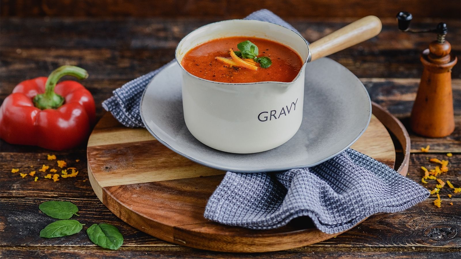 Krem z pieczonej papryki z nutą pomarańczy