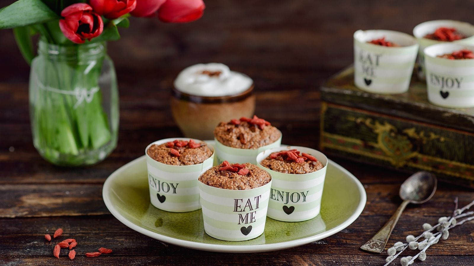 Muffinki amarantusowe z jagodami