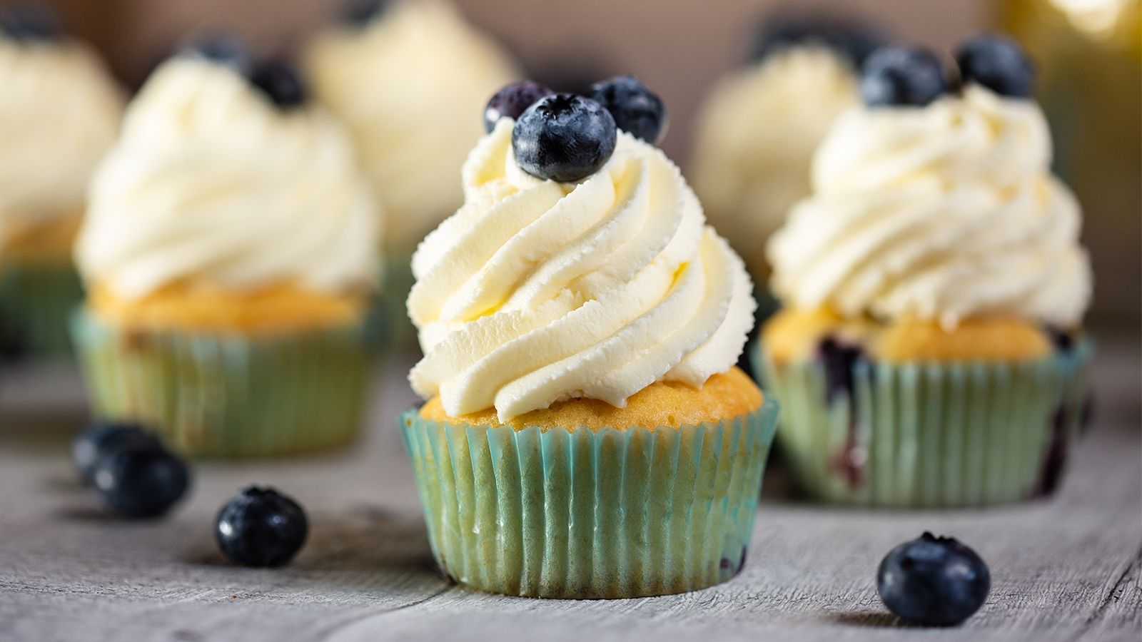 Przepis na babeczki cytrynowe z borówkami