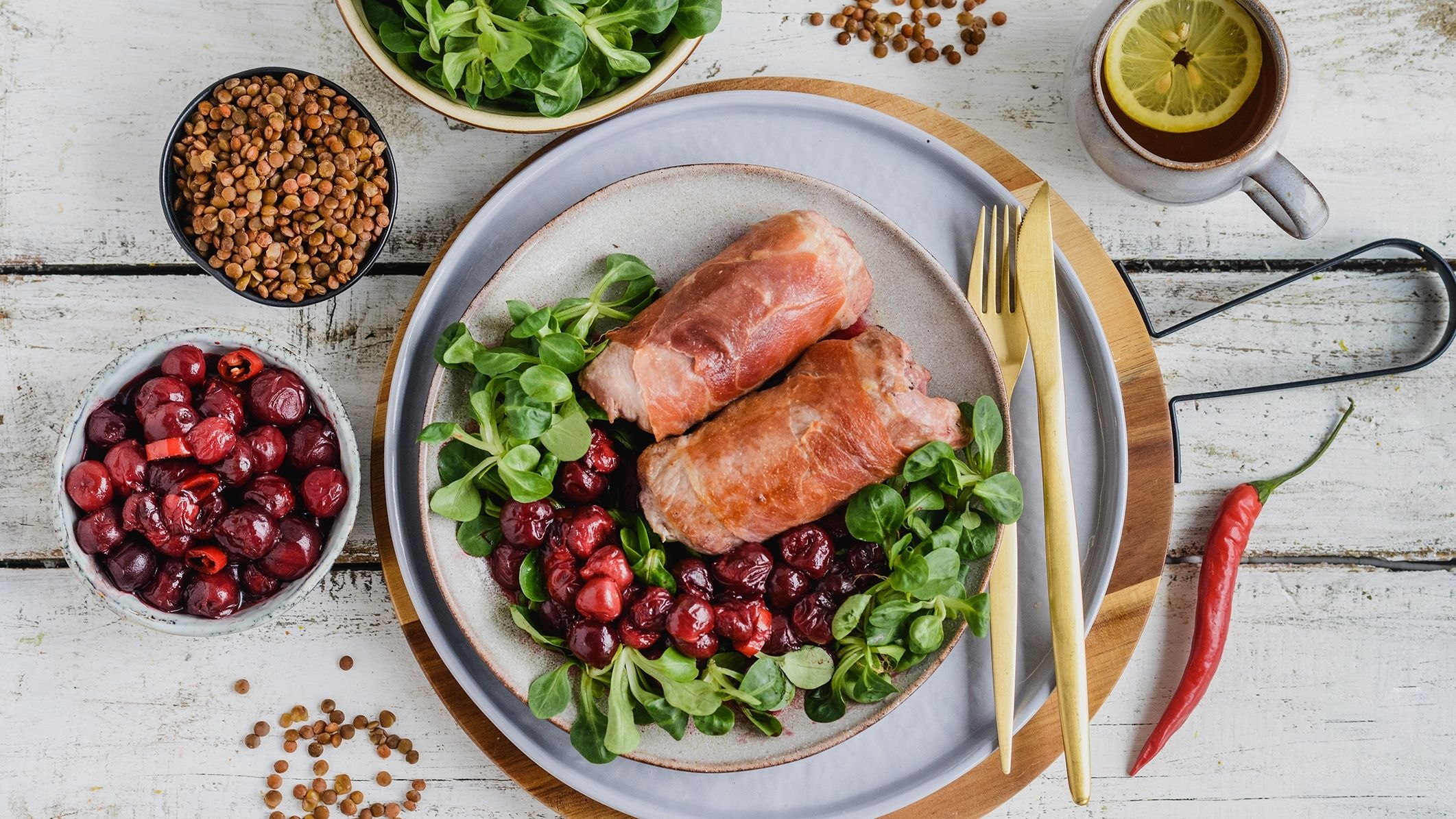 Roladki z karkówki w sosie wiśniowym