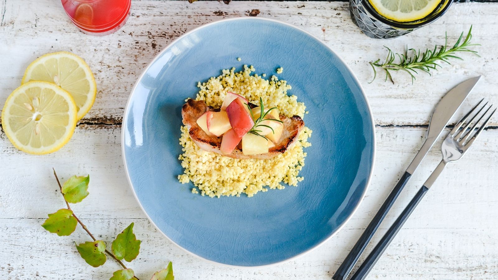 Schab z karmelizowanymi jabłkami i kaszą jaglaną