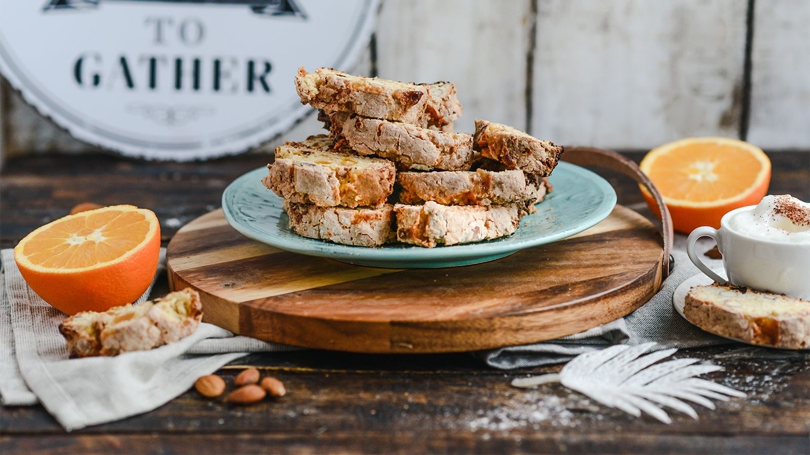 Włoskie ciasteczka cantuccini z migdałami i pomarańczą